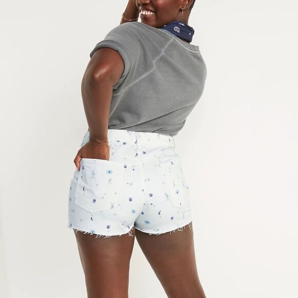 ✨ OLD NAVY DIVA 3 Floral Rockpile Cutoff Shorts✨ - Picture 2 of 5